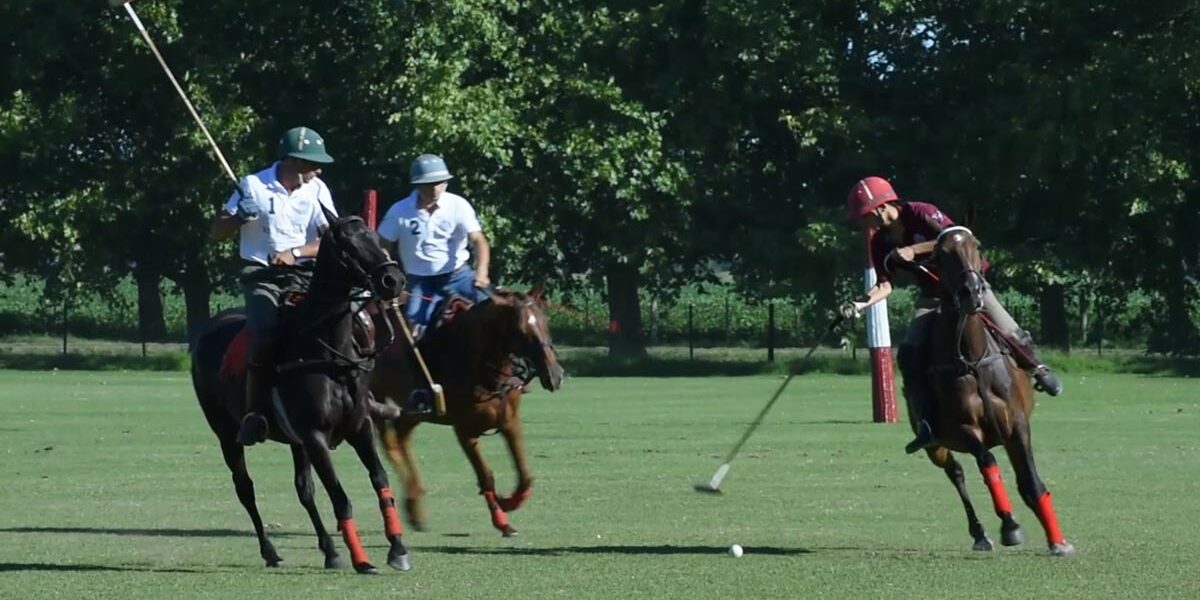 playpolodays Players playing polo over horse at El Venado